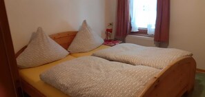2 bedrooms, WiFi, bed sheets