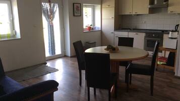 Fridge, microwave, oven, dishwasher