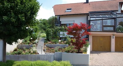 Chambre double n ° 1, 20mÂČ, salle de bain partagĂ©e, balcon, max. 3 - La chambre de Bea