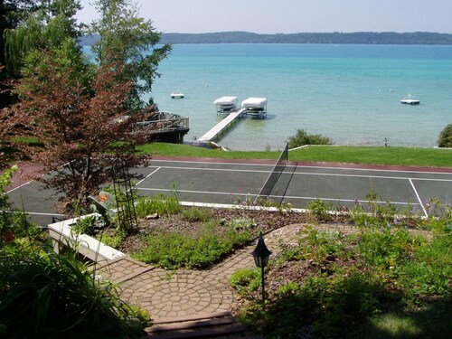 Fantastic Torch Lake Waterfront Cottage B ~ Tennis Court ~ Kayaks And SUP's!
