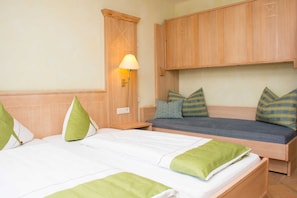 1 chambre, coffres-forts dans les chambres, bureau, Wi-Fi