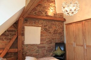 2 室のベッドルーム、セーフティボックス (室内)、旅行用ベビーベッド、WiFi