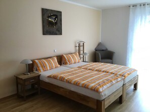 2 bedrooms, WiFi, bed sheets