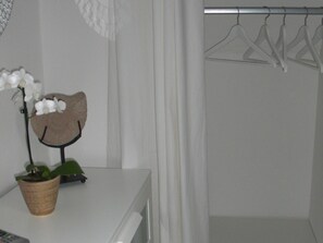 Unclassified image, 4 of 16, button