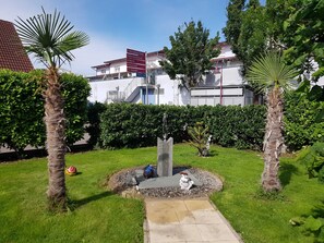 Unclassified image, 2 of 22, button