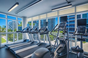 Building gym with views to the city on the 6th floor