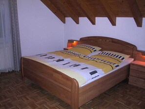 2 bedrooms, WiFi, bed sheets