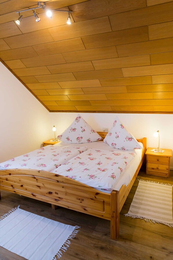 3 bedrooms, WiFi, bed sheets