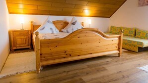 3 chambres, lit parapluie, Wi-Fi, draps fournis