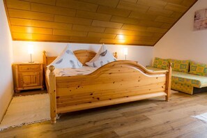 3 Schlafzimmer, Reisekinderbett, WLAN, Bettwäsche