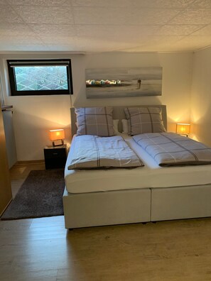 Unclassified image, 5 of 41, button