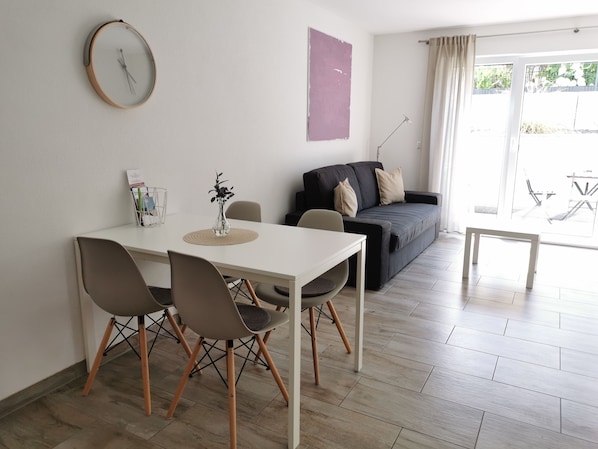 Unclassified image, 1 of 1, button