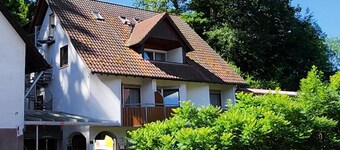 Single room with WC and shower / bath - Guesthouse Tagescafe Eckenfels