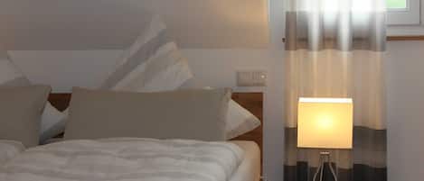 3 bedrooms, in-room safe, WiFi, bed sheets