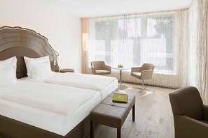 1 chambre, coffres-forts dans les chambres, bureau, draps fournis