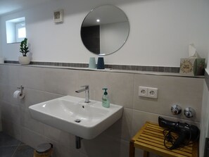 صورة غير مصنفة، 4 من 15، زرّ