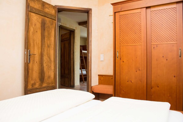 2 chambres, coffres-forts dans les chambres, bureau, Wi-Fi