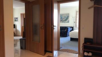 1 chambre, coffres-forts dans les chambres, bureau