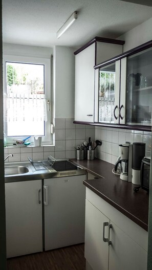 Kühlschrank, Mikrowelle, Gefrierschrank