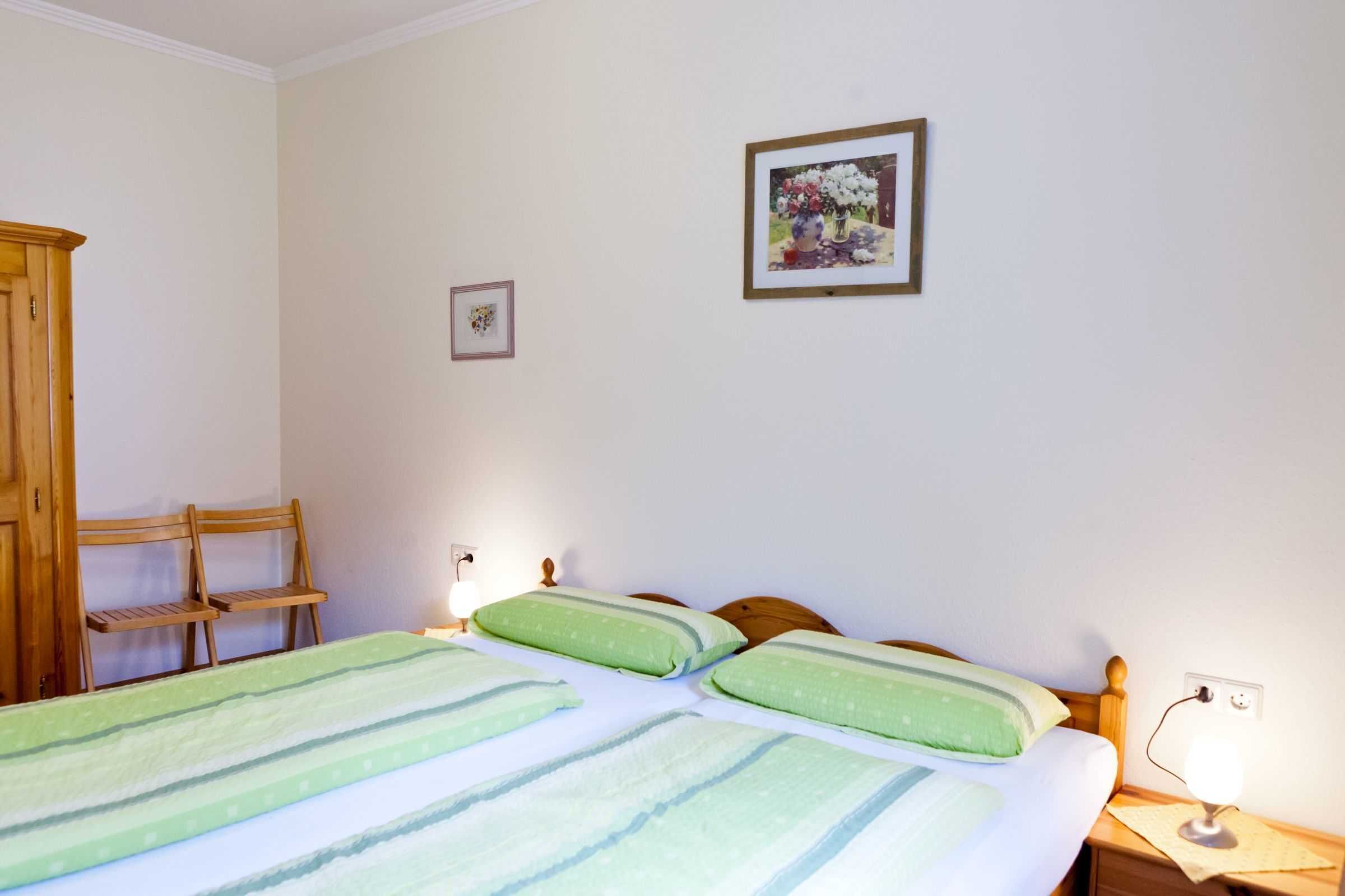 1 bedroom, travel cot, WiFi, bed sheets