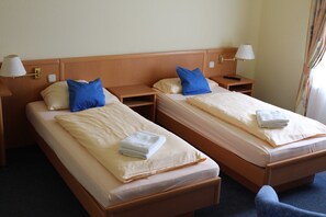 2 多间卧室、客房内保险箱、办公桌、旅行婴儿床