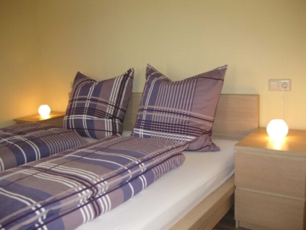 2 bedrooms, WiFi, bed sheets