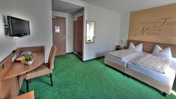 1 makuuhuone, työpöytä, vauvan matkasänky, Wi-Fi