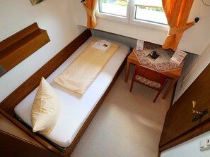 Room - Single room Cat. A, non-smoking, WC and shower - Hotel Werneths Landgasthof (Rheinhausen)