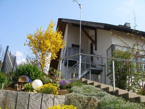 Unclassified image, 5 of 33, button - Double room No. 3, 14m², shared bathroom - Bea's Gästezimmer (Herbolzheim)