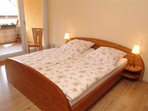 3 bedrooms, bed sheets