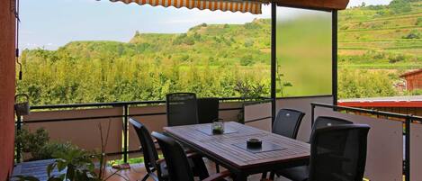 屋外ダイニングエリア