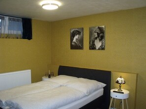 1 bedroom, iron/ironing board, WiFi, bed sheets - Feel like Home / Feel at home (Büchenbeuren)