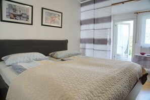 1 Schlafzimmer, Schreibtisch, WLAN, Bettwäsche