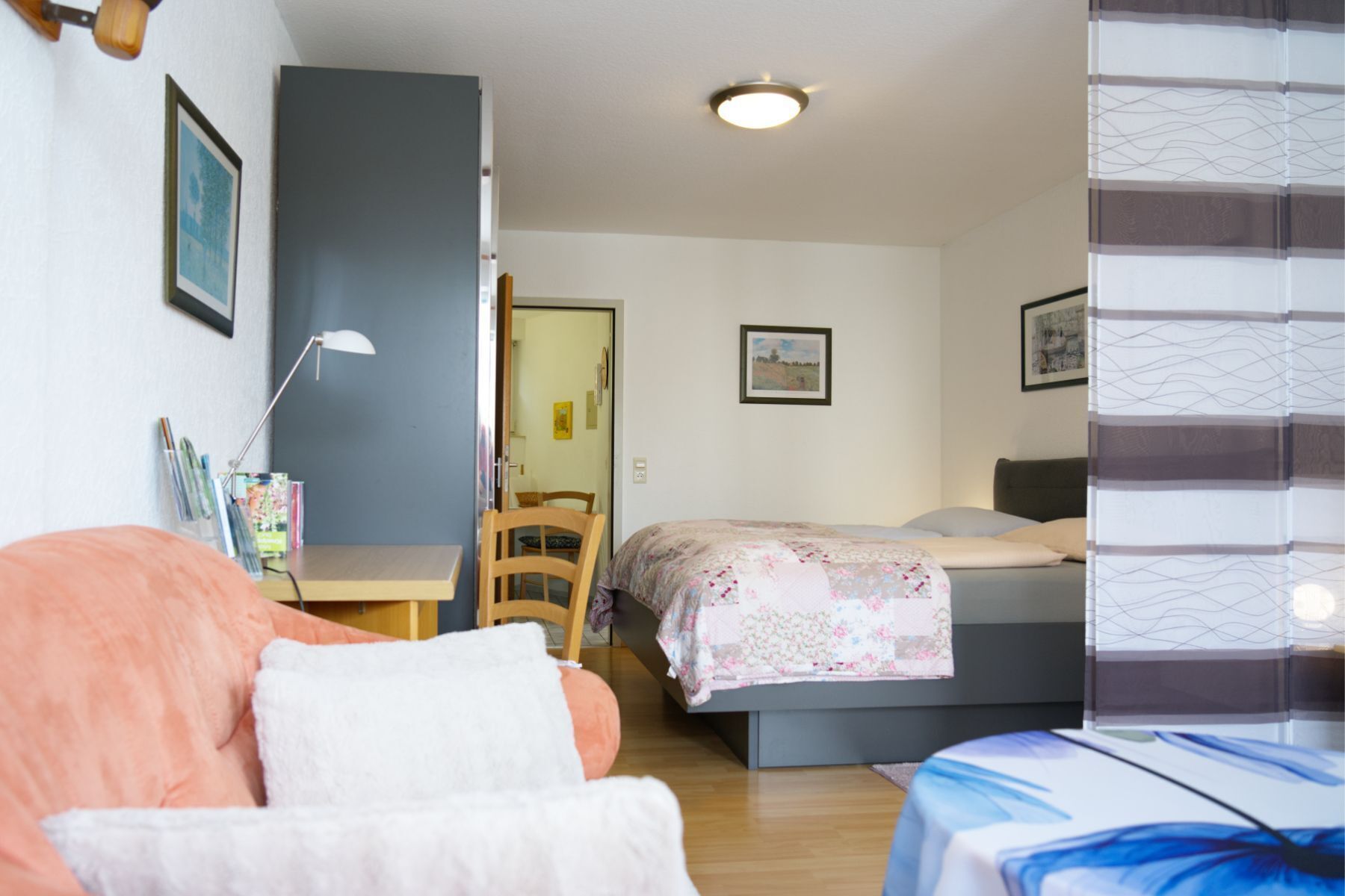 1 quarto, escrivaninha, Wi-Fi, roupa de cama