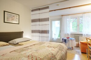 1 quarto, escrivaninha, Wi-Fi, roupa de cama