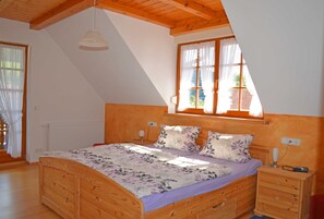 2 bedrooms, travel crib, WiFi, bed sheets