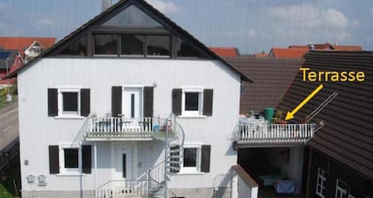 Ferienwohnung 100qm 4 Zimmer Terasse 25qm 1 Garage und 1 Stellplatz -