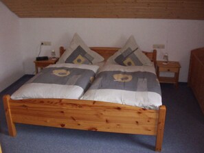 1 bedroom, iron/ironing board, travel crib, WiFi