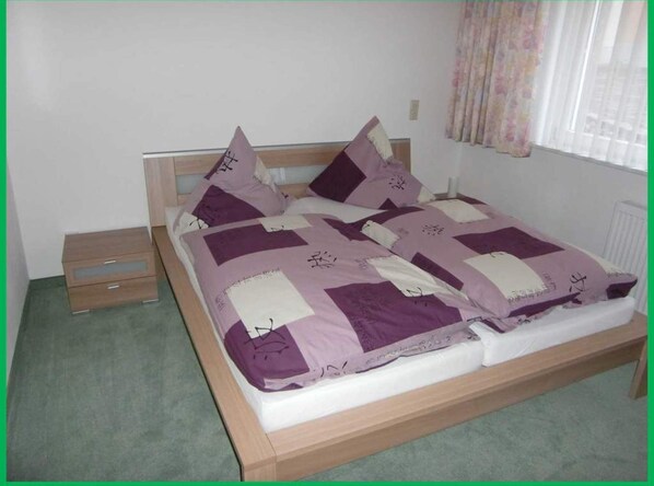 1 bedroom, iron/ironing board, travel crib, WiFi