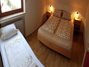 1 bedroom, desk, WiFi, bed sheets