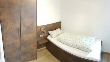 1 Schlafzimmer, Schreibtisch, WLAN, BettwÀsche