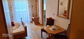 1 bedroom, in-room safe, desk, WiFi