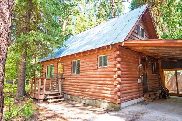 Exterior - Cozy Log Cabin at Ponderosa Park & Davis Beach! (McCall)