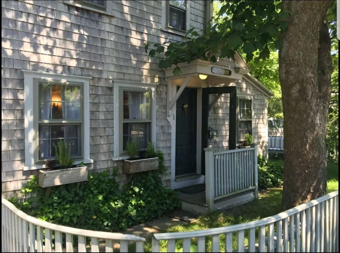 The Shoebox - A Quick walk to Main St & Downtown