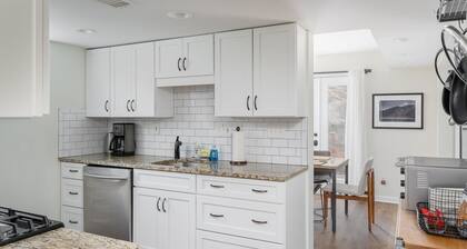 Lux Family-Friendly Midtown Bungalow 3BR/2BA - 5 min walk to Beltline!