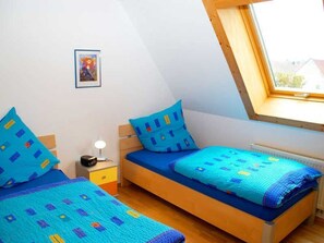 2 quartos, berço de viagem, Wi-Fi, roupa de cama