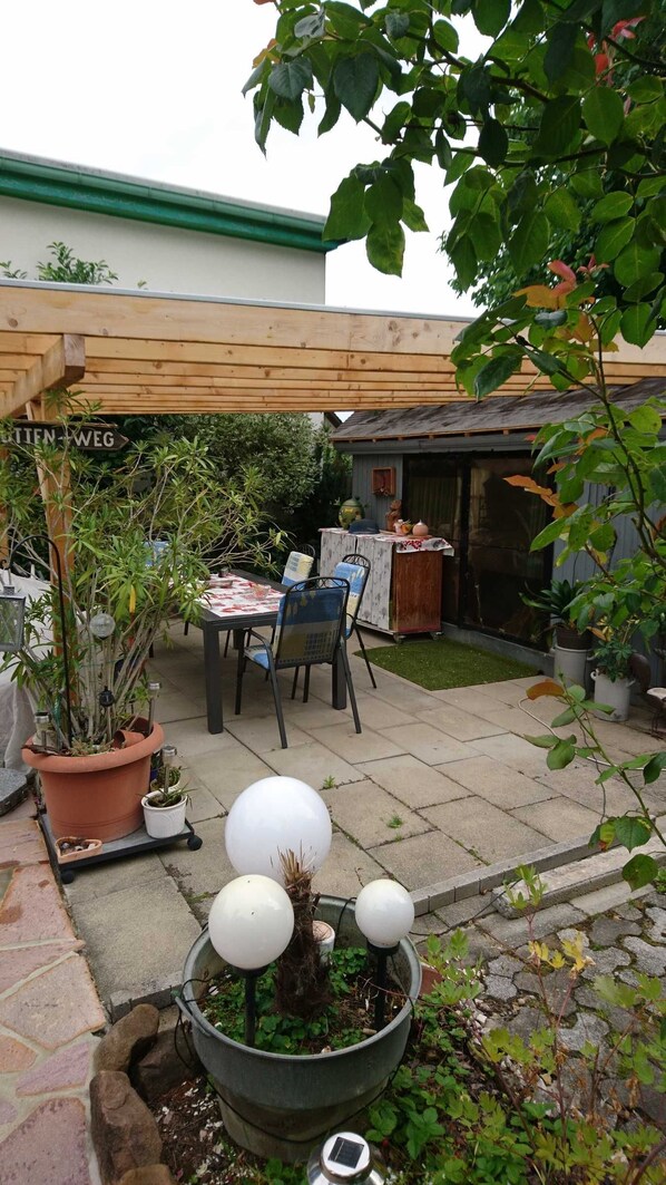 Unclassified image, 1 of 22, button