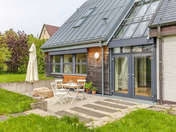 تناول الطعام بالخارج