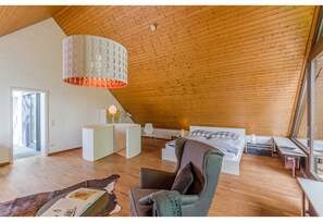 3 chambres, coffres-forts dans les chambres, bureau, Wi-Fi
