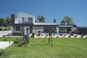 Children’s area - Fantastic villa with pool, table soccer and BBQ (Fazana)